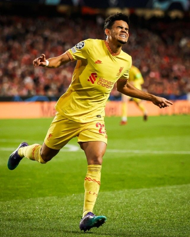 赛前体能课后；利物浦战术微调备战葡超；信心回归；控场能力受关注