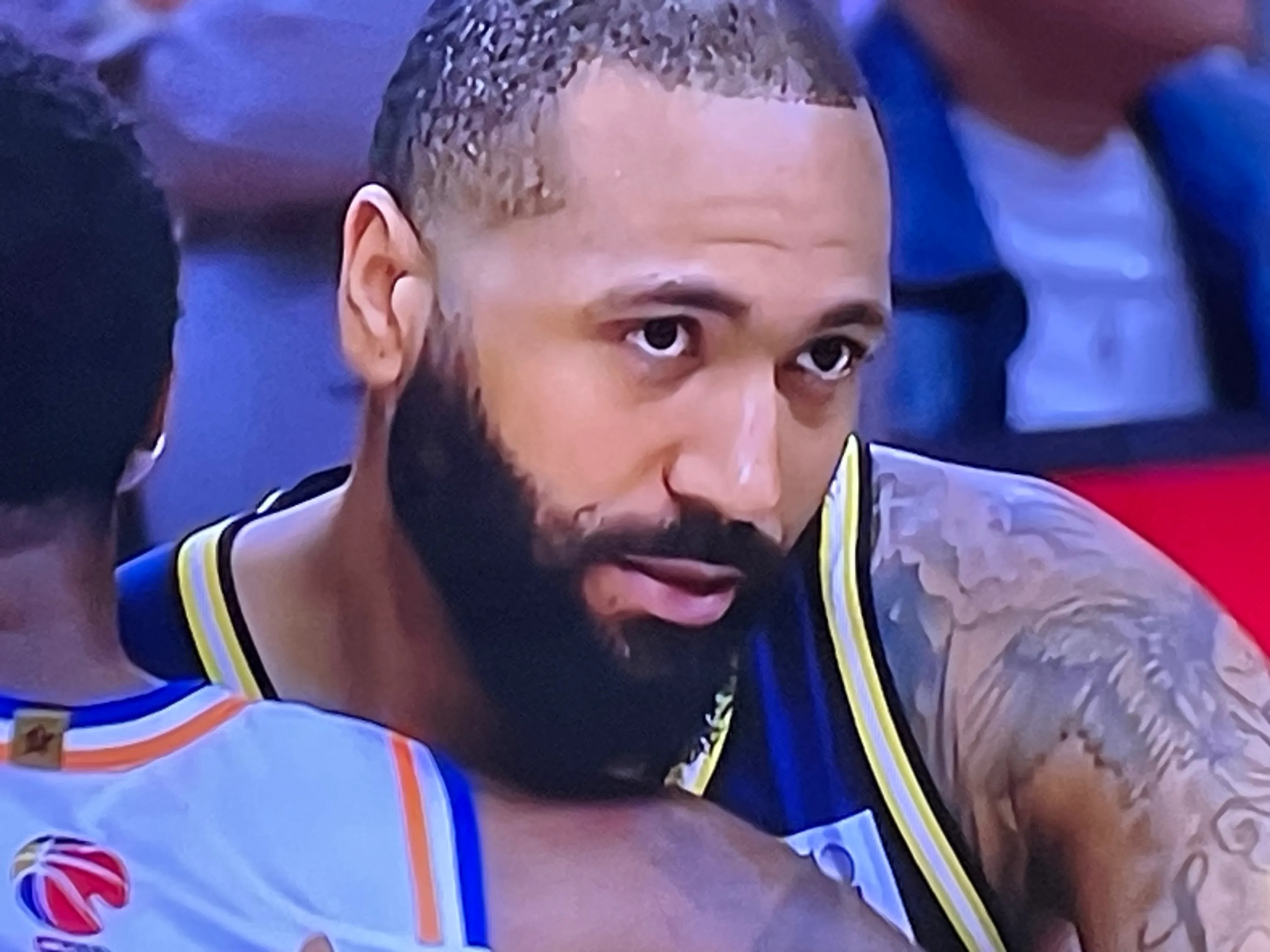 包含关键时刻突围战来临；犹他爵士围绕欧篮联强势反弹；球迷炸锅；年轻球员得到机会的词条