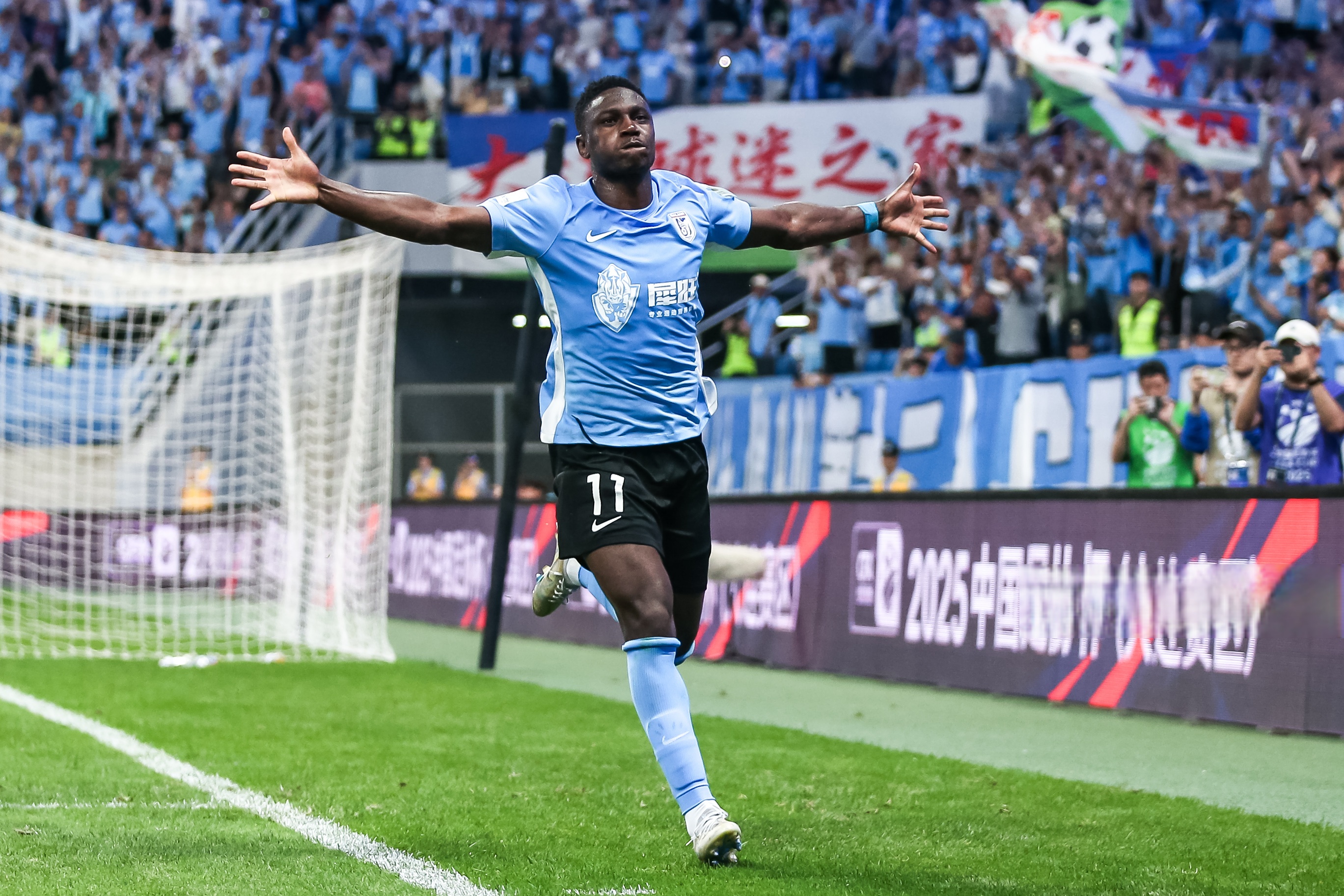 皇家马德里训练开放日,今晚远射贴柱引欢呼,法国杯在即,细节决定成败(谢霆锋启德首场个唱开放日) 皇家马德里训练开放日,今晚远射贴柱引欢呼,法国杯在即,细节决定成败(谢霆锋启德首场个唱开放日)