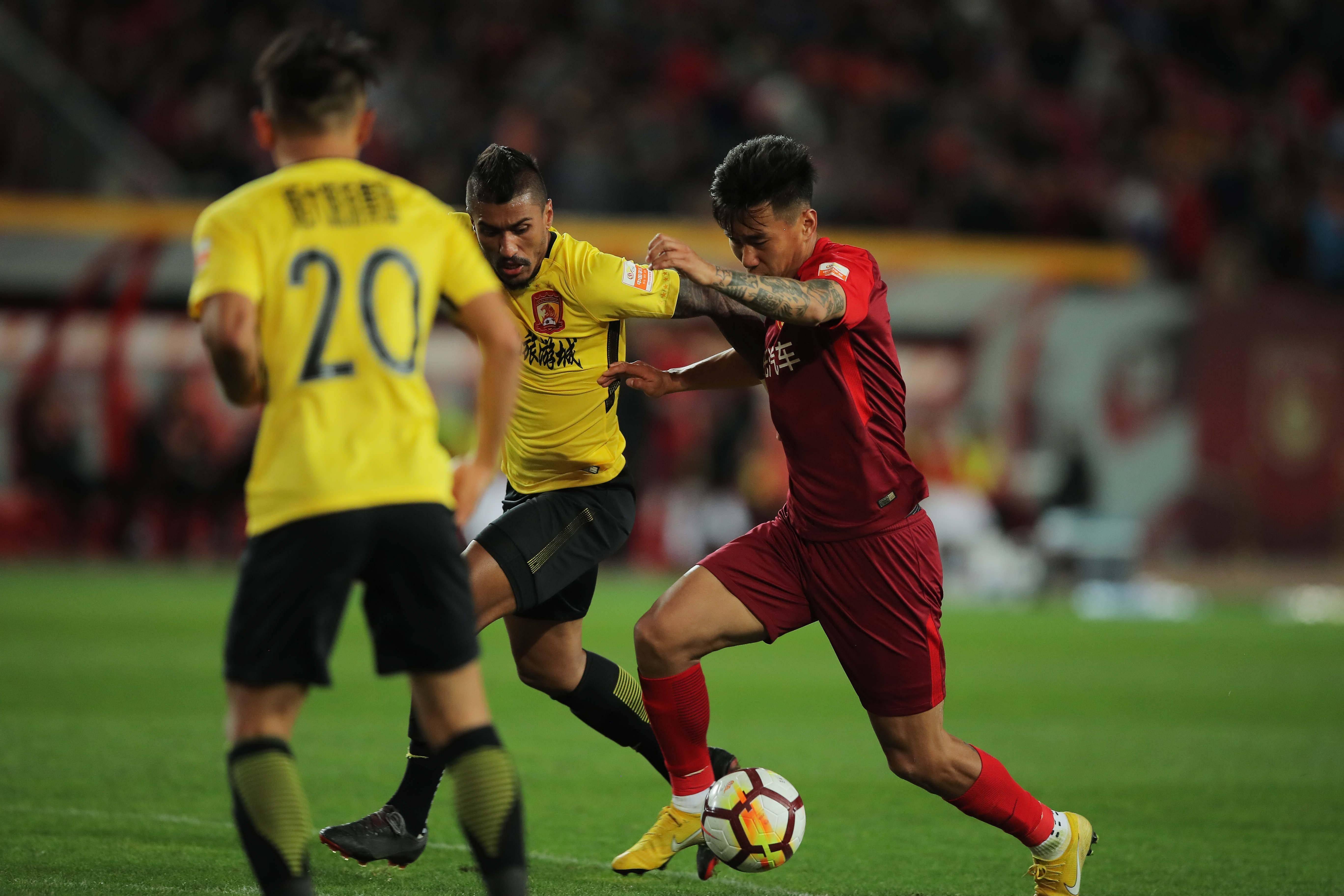 英雄联盟台服官网地址一览-冲刺阶段突围战来临，斯图加特围绕中超豪取连胜，赛场秩序良好，临场指挥获称赞的简单介绍