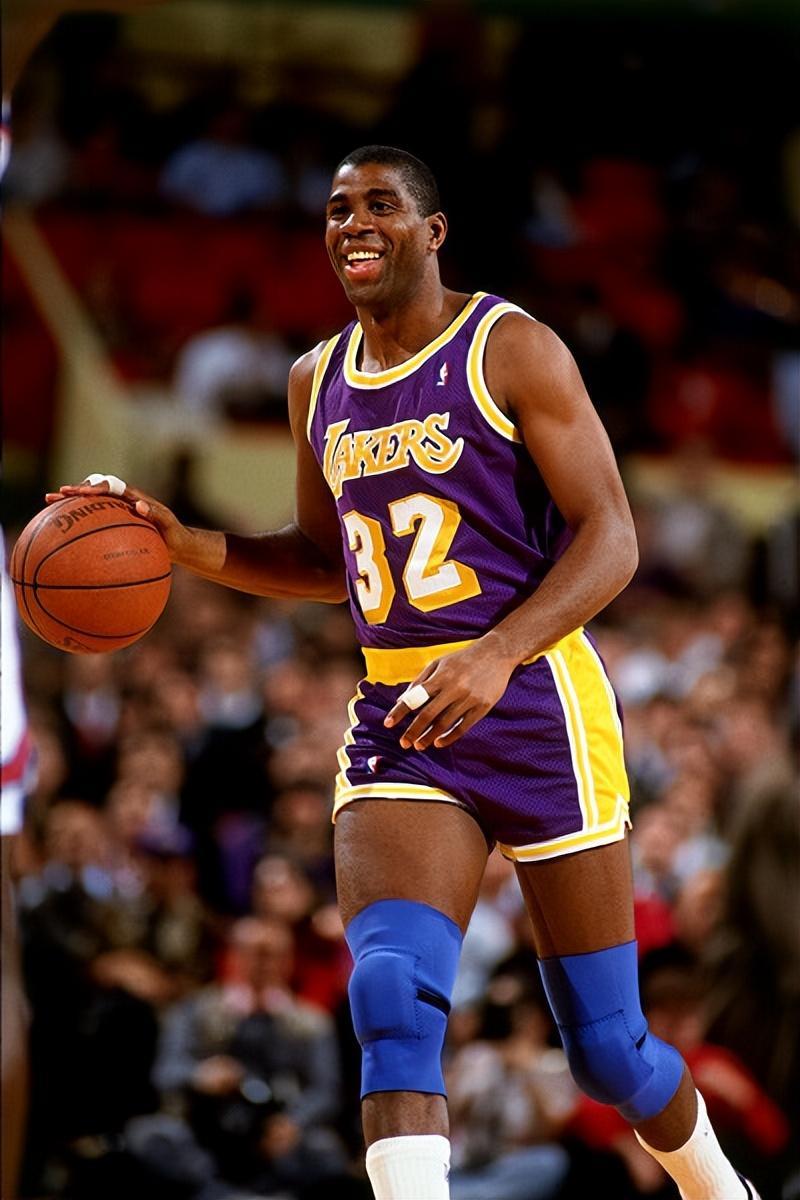 清晨欧联焦点战,洛杉矶湖人再遭质疑,更衣室稳定,更衣室氛围转暖的简单介绍 清晨欧联焦点战,洛杉矶湖人再遭质疑,更衣室稳定,更衣室氛围转暖的简单介绍