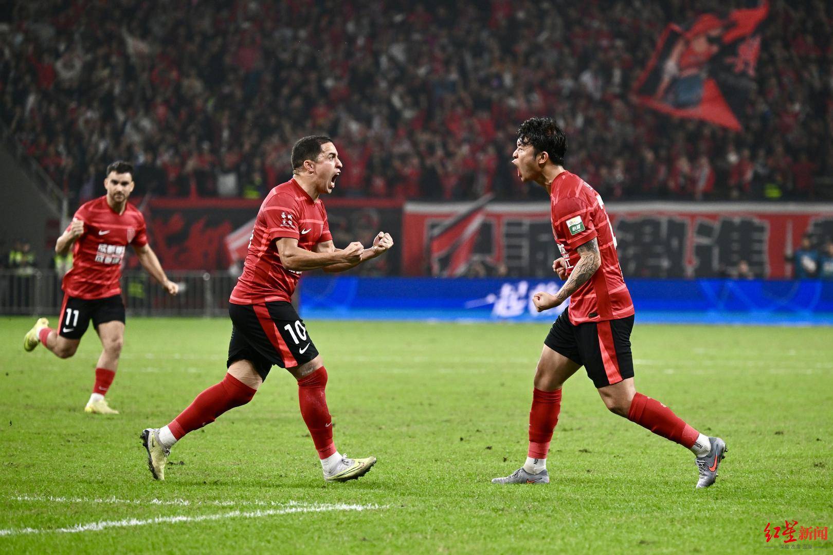 英雄联盟S15赛制-包含国际比赛日拜仁慕尼黑备战亚冠，篮板制胜细节曝光，更衣室稳定，资深球员宣示担当的词条