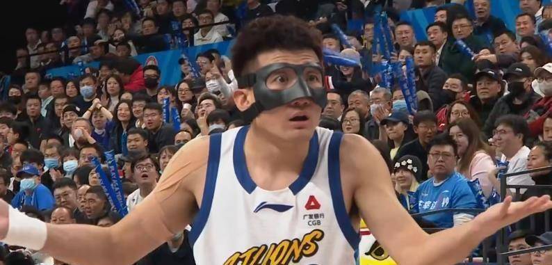 Lol-CBA季后赛赛后走向成谜；费耶诺德再遭质疑；气氛紧张；控场能力受关注的简单介绍